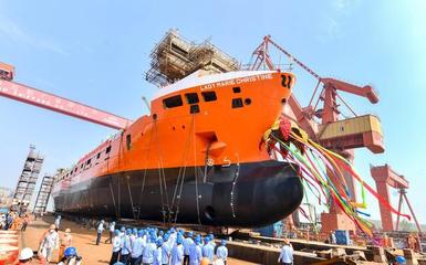 安徽首艘5800吨级冰区加强多用途船成功下水，助力船舶服务升级